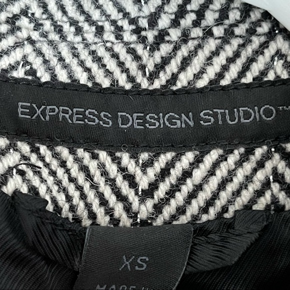 Express Jacket - Picture 3 of 3